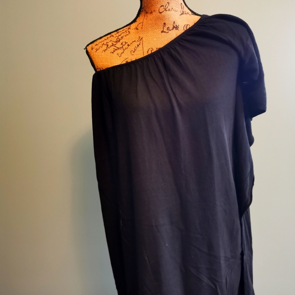 Black One shoulder knit dress